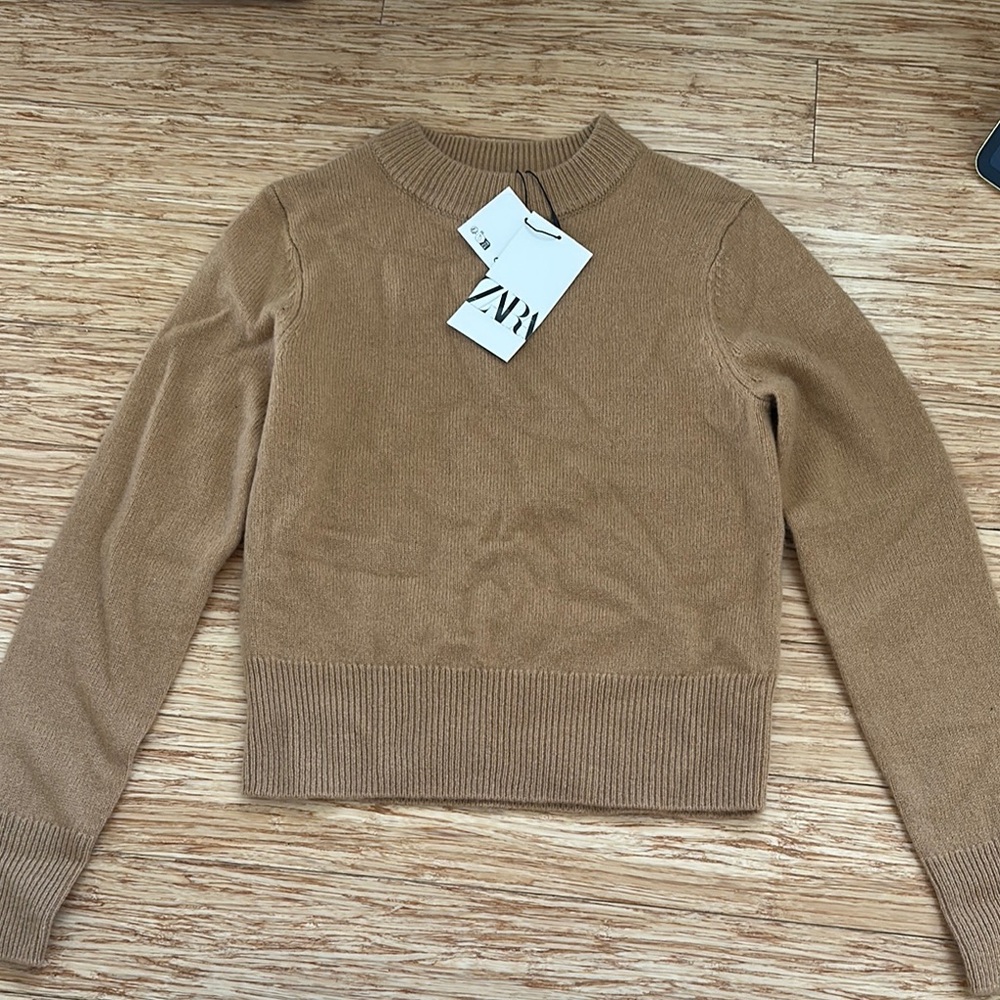 Zara Women's Tan Sweater, Small